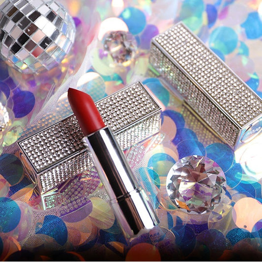 3-piece cosmetic set
Eyeshadow palette, Lipstick and Eyeliner